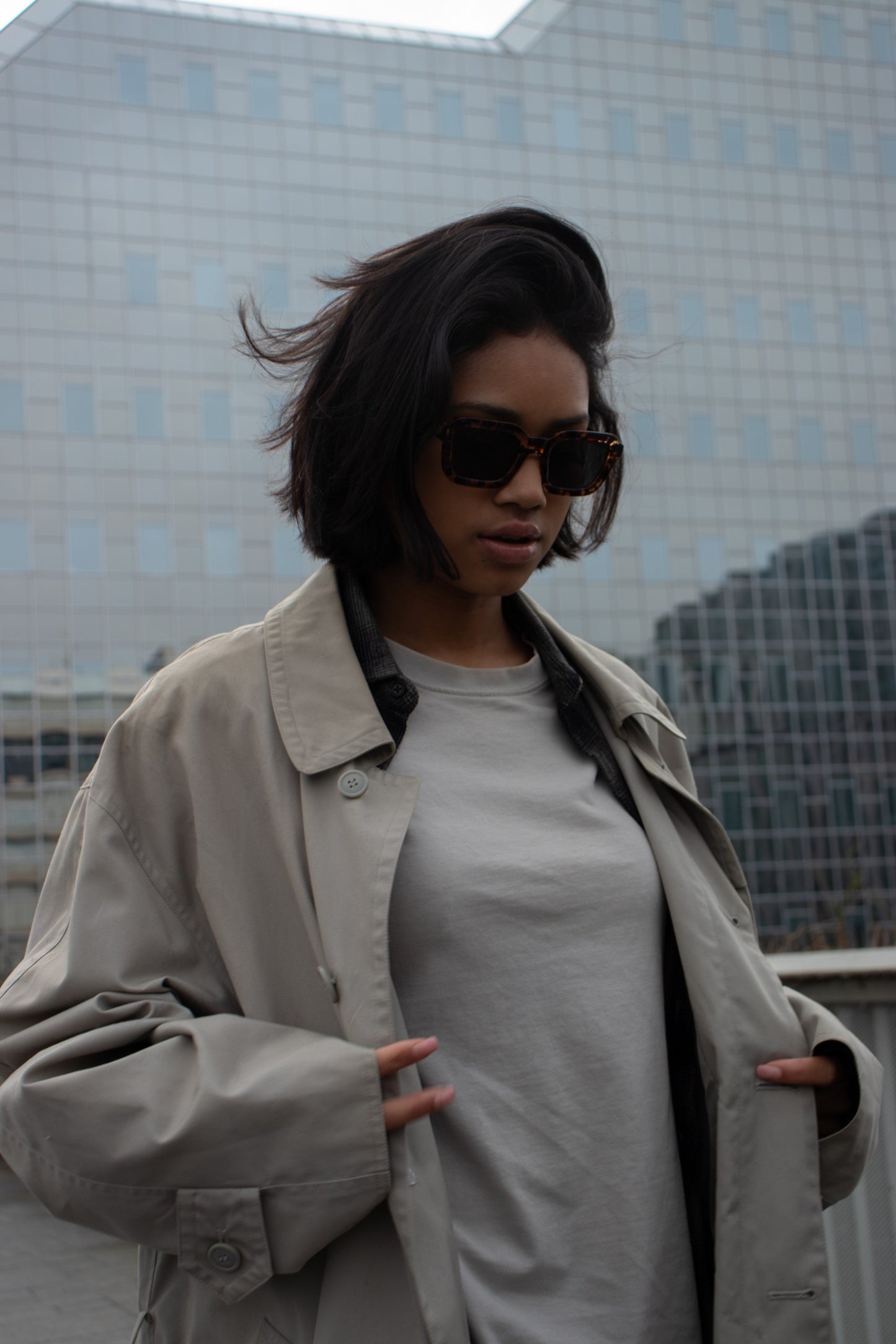 <img src="product-image.jpg" alt="Zonnebril WYDE Panther model 2 - stijlvolle en moderne bril voor een unieke en gedurfde look. NYDO EYEWEAR">